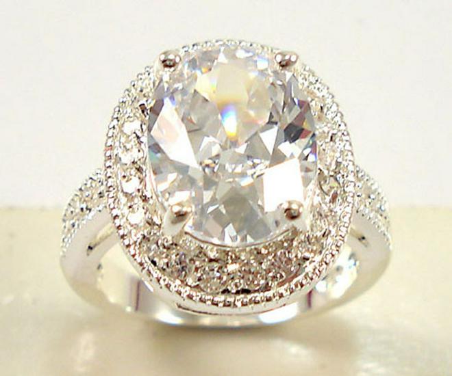 Elegant Red Corundum & Zircon Ring: Women's Fashion Jewelry for Parties and Banquets