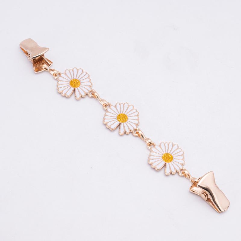 Retro Shawl Clip: European-American Sweater and Scarf Brooch with Diamond Accent - Anti-Exposure Alloy Accessory