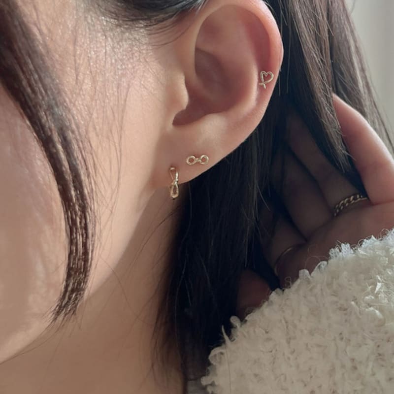 youngglow 14k infinity knot piercing