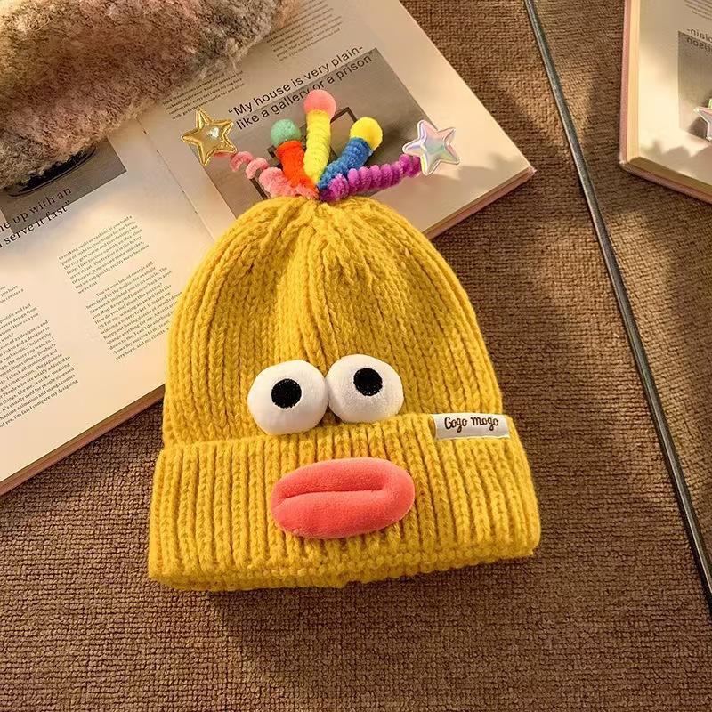 Cute and Quirky Knitted Wool Hat for Women, Autumn and Winter, Face-Slimming Cartoon Design, Warm Ear Protection Hat, New Style for Couples
