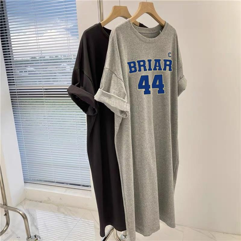Abito a T-shirt Larga Fuori dal Campus con Scollo Rotondo e Stampa, Abito Lungo per Stile Rilassato, Camicia da Notte da Donna al Ginocchio