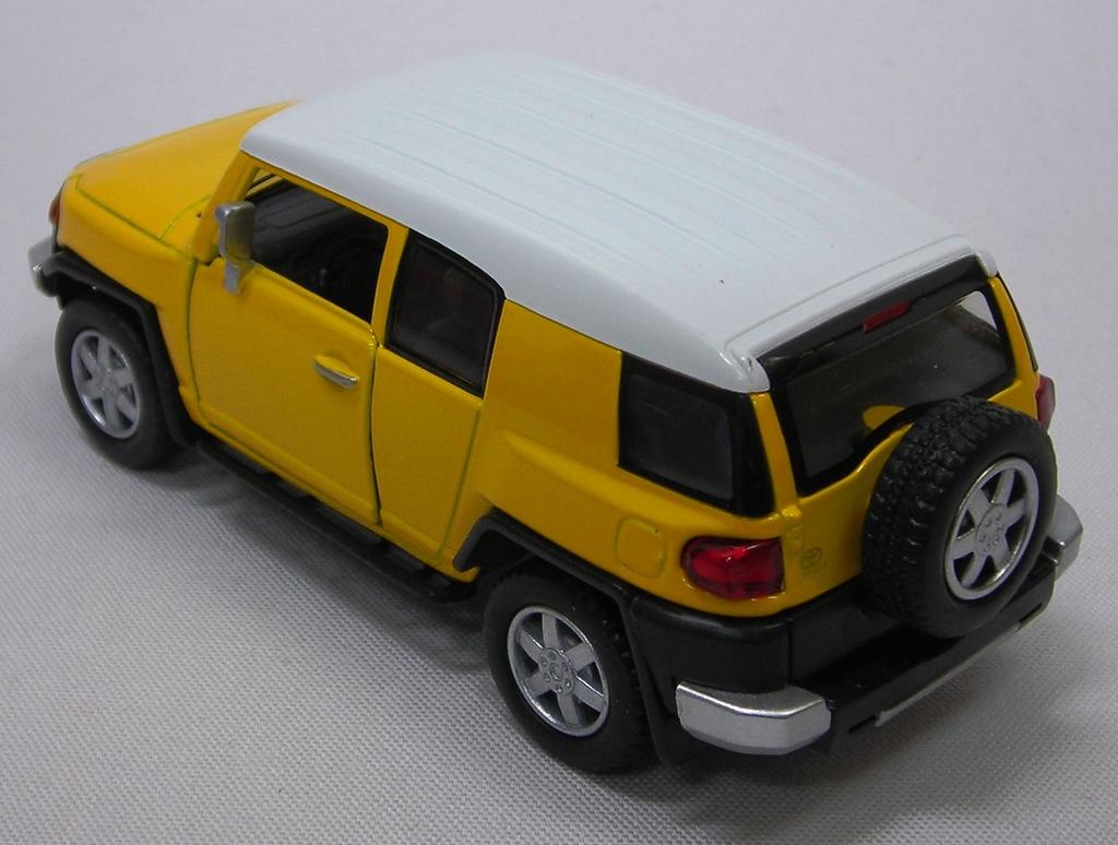 KiNSMART Toyota FJ Cruiser Yellow 1/36