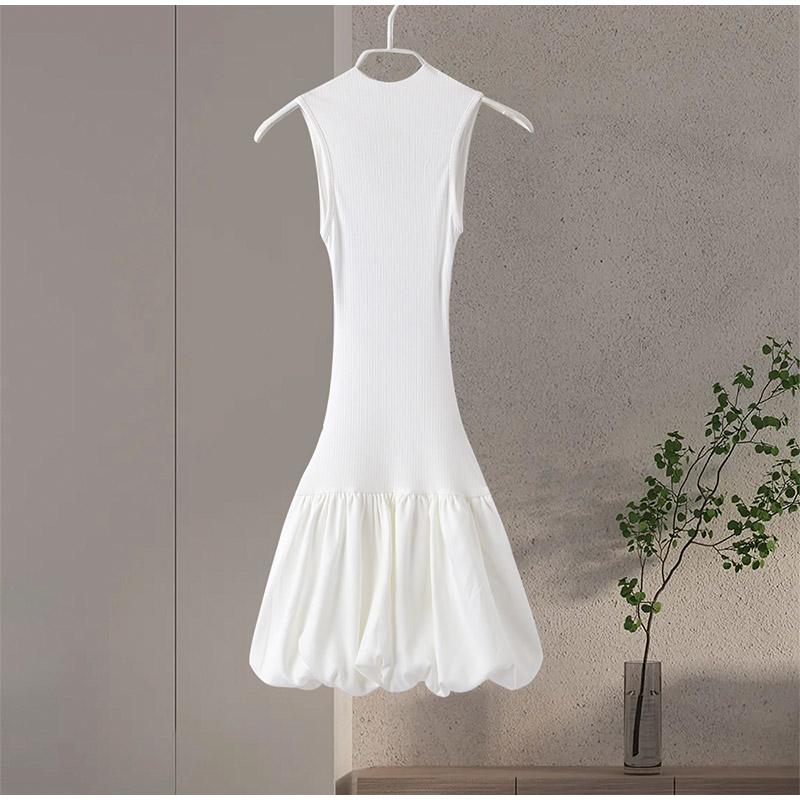 Вязаное плиссированное бальное платье с открытой спиной — фото 16