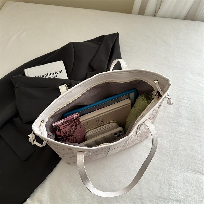 Commuter Tote Bag Women's 2025 New Fashion Niche Design Foreign Style Large Capacity Shoulder Bag Korean Version Armpit Bag