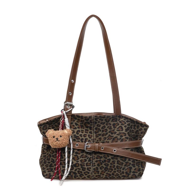 New Leopard Pattern Handheld Small Square Bag Autumn/Winter Fashionable Atmosphere Underarm Bag Versatile Commuter Shoulder Bag