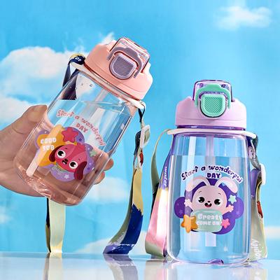 650ml Barnvattenkopp med Sugrör Tecknad Plast Vattenflaska Bärbar Babyvattenkopp Utomhus Läckagesäker Studentrem Vattenkittel