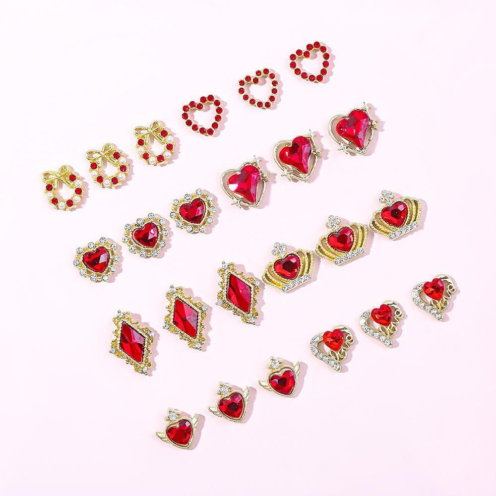 Valentine's Day 520 Nail Art: Heart-Shaped Rhinestone Red & Pink Accessories.