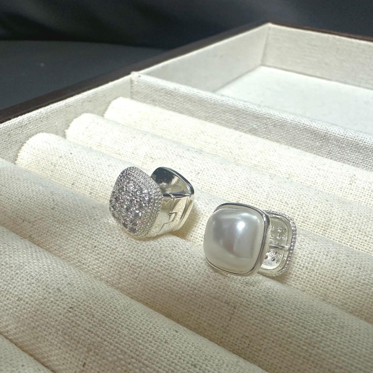 

Double-Sided Square Pearl Zircon Ear Buckle Simple And Versatile High-End Earrings Fashion Temperament Design Earrings