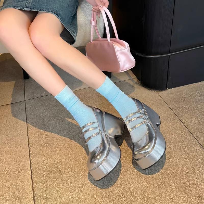 

Korean version of round head shallow mouth thick sole Mary Jane single shoes women s 2025 new casual versatile commuter loafer small leather shoes 39
