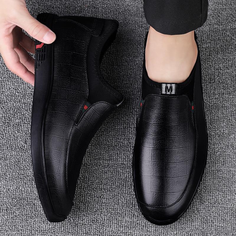 Embossed Plaid Pattern Autumn and Winter Outdoor Low-top Leather Shoes Four-season Models Fleece Warm Soft Leather Boots Flat Men's Shoes