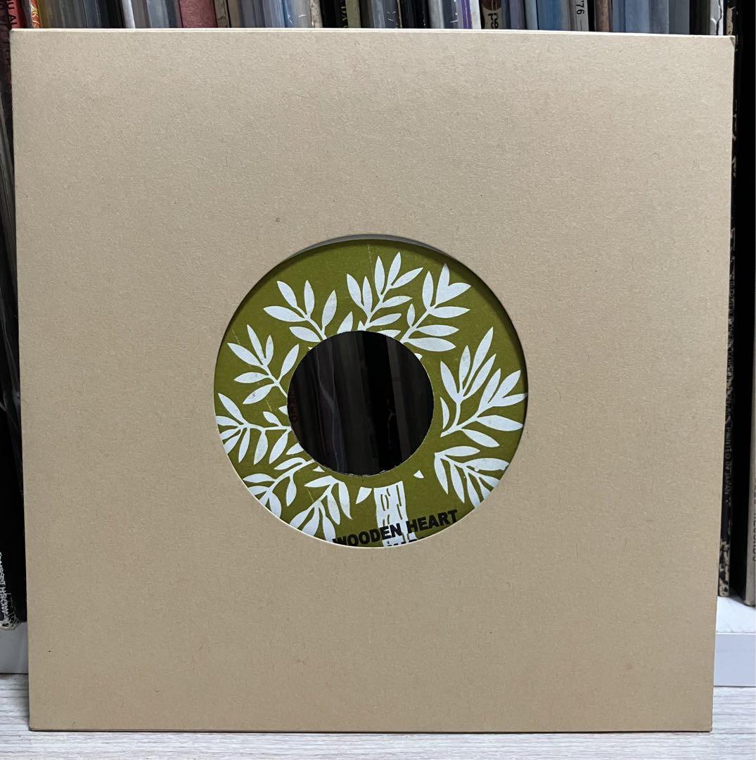 

[USED] Rare! Wooden Heart / Larry Marshall