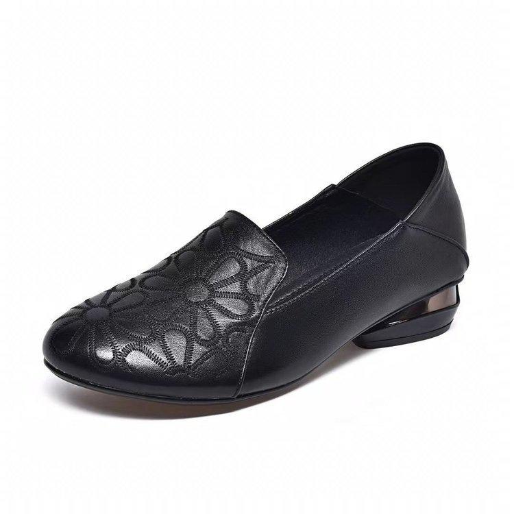 Soft leather single shoes spring new embroidered round head retro leather shoes comfortable soft sole casual shoes