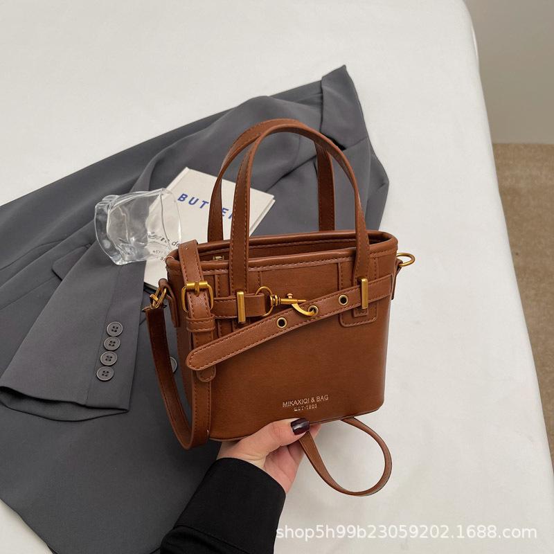 Autumn and winter simple portable bucket small bag new shoulder messenger bag commuter small bag