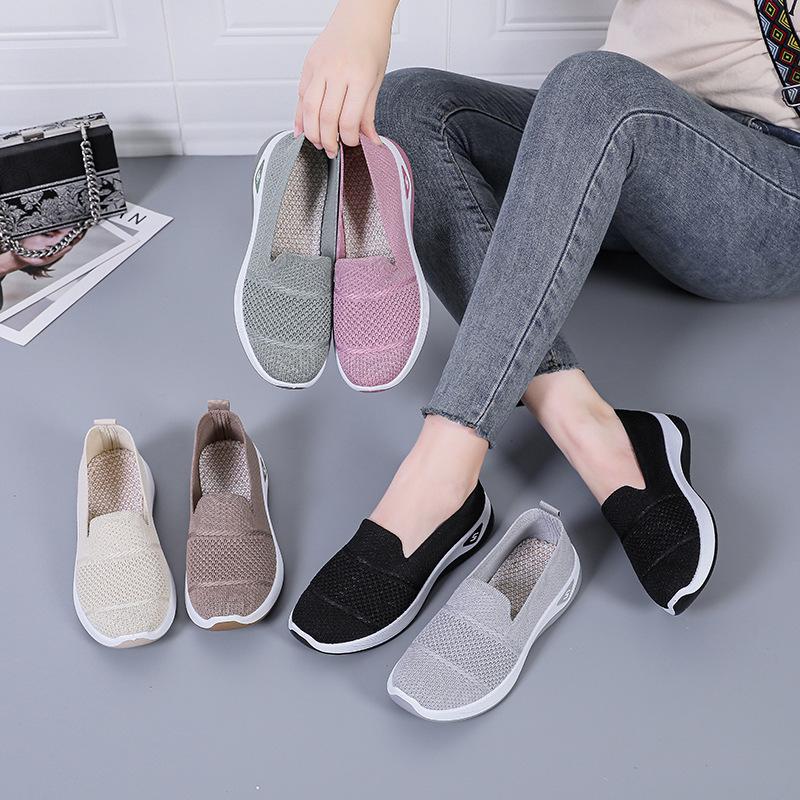Women's Soft Sole Comfortable Mom Shoes - Shallow Mouth Versatile Casual Old Beijing Cloth