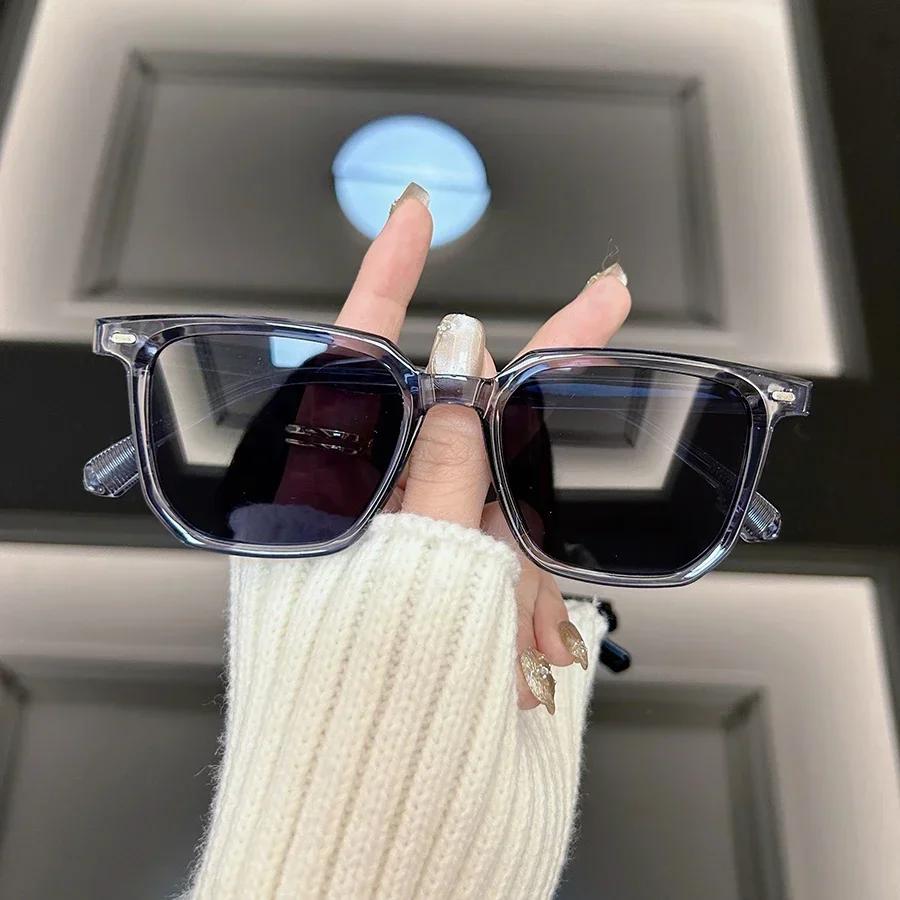 Fashion Square Sunglasses Men Women Brand Designer Retro Sun Glasses Male Female Black Frame Vintage Rivet Oculos De Sol