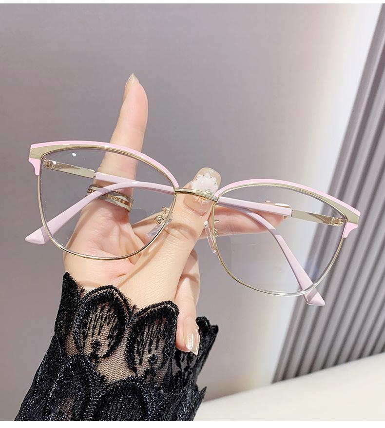 Color Changing Anti Blue Light Glasses For Women Large Frame Nearsighted Photo Sensitive Eyewear 015