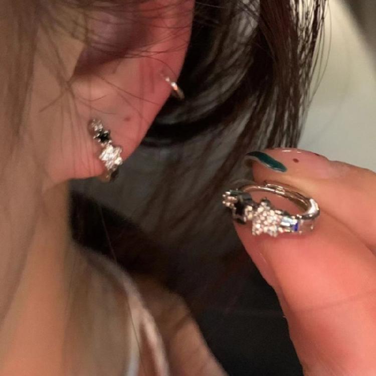 Trendy Silver Stars Earrings Embellished With Zirconia Silver Stars Earrings Ear Clips Charm for Fashion Enthusiasts