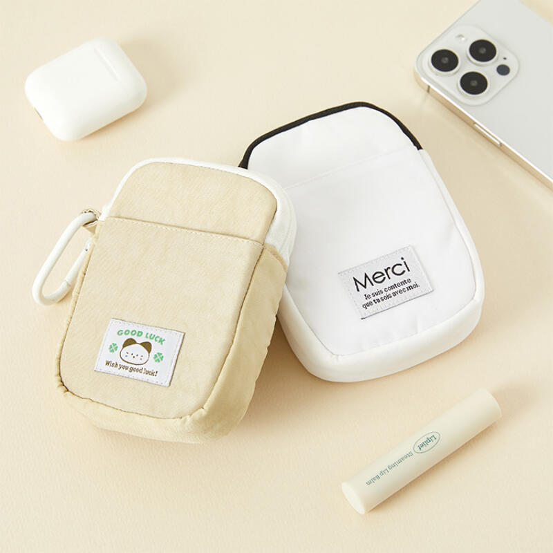 Good Luck Vertical Pouch Beige (37003291)