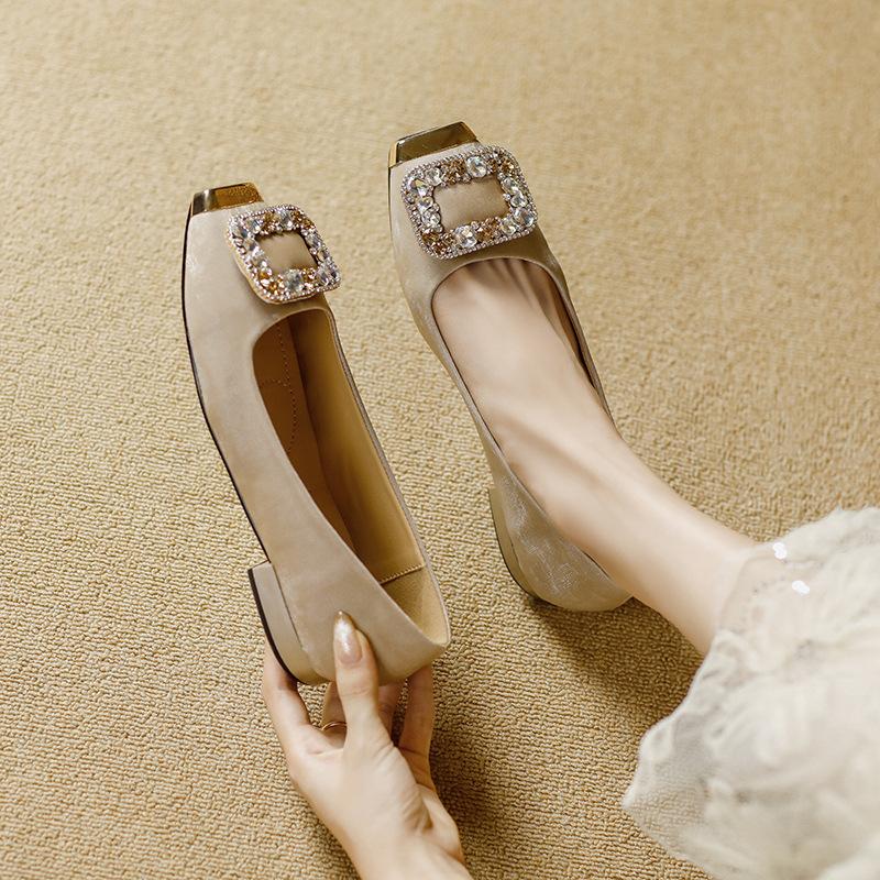 

Кожаные туфли на плоской подошве Yuexinwang для женской обуви Huizhou Su Yinyin, такие же одинарные туфли со стразами и пряжкой, весенние новые туфли с квадратной головкой на высоком каблуке 34 абрикосовый