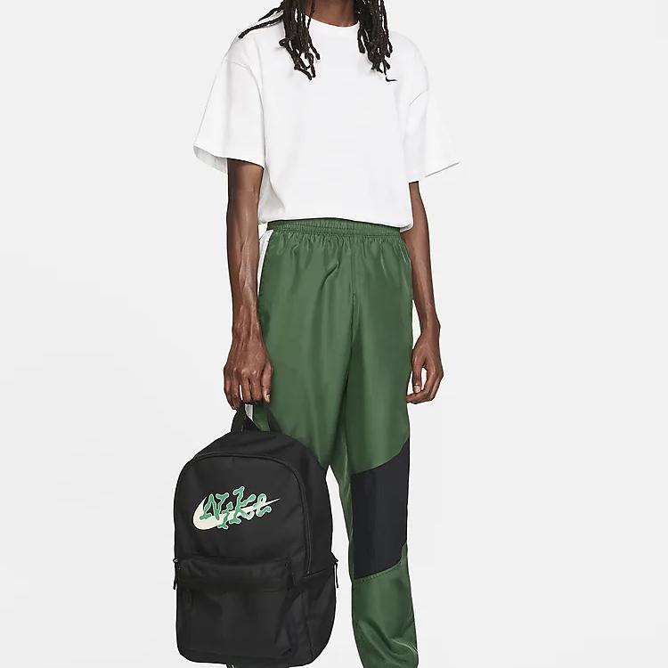 Nike Heritage Stoffrucksack Regular Unisex Schwarz & Stadiongrün FN0878-010