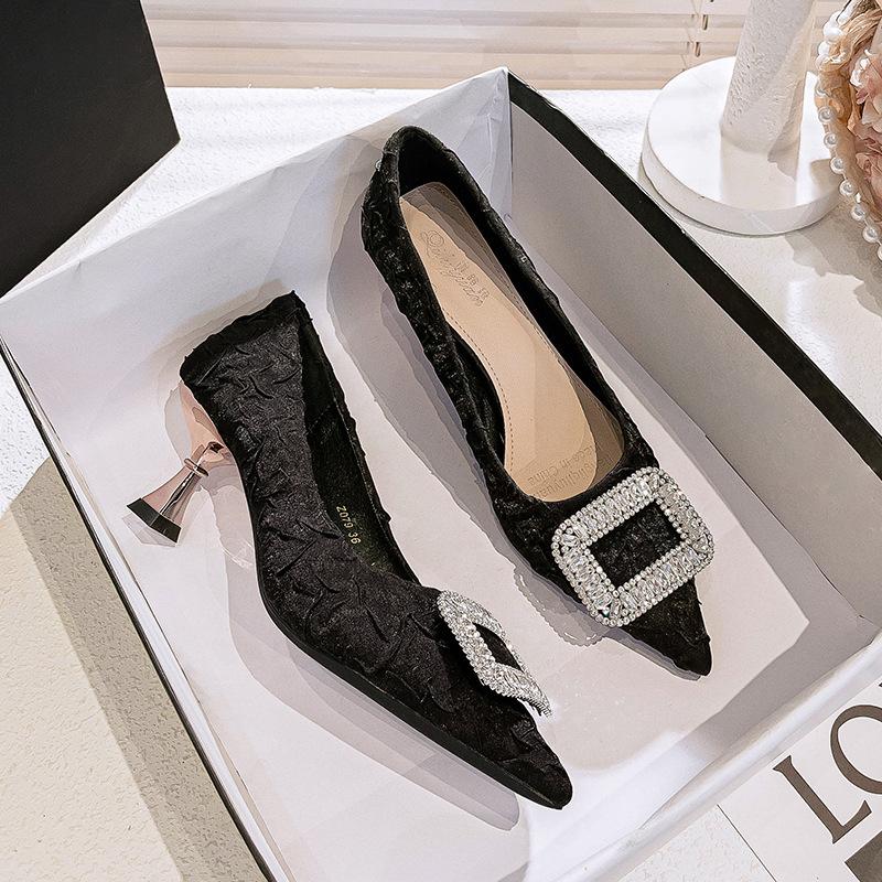 

White high heels women s thin heels 2025 new spring and autumn women s shoes French wine glass and rhinestone square buckle pointed single shoes 39 чорний