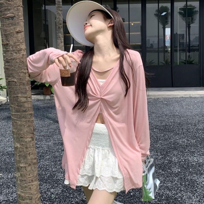 

Chic Pink V-Neck Sun Protection Long Sleeve Women s Summer T-Shirt with Knotted Design 2XL (135-150 lbs) синій