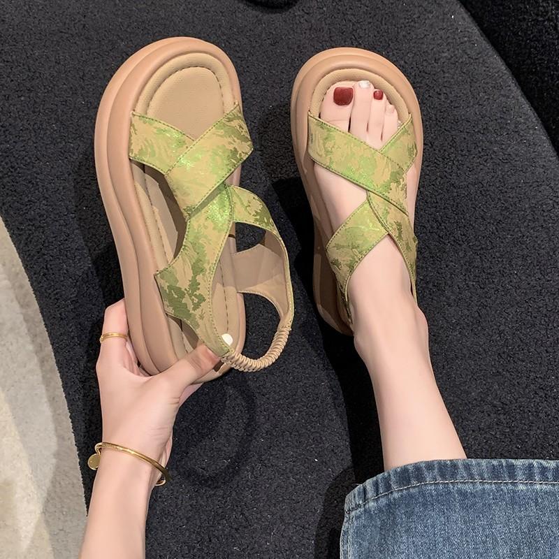 Guofeng New Chinese Sandals Women's 2024 New Summer Wear Thick Soles To Increase the Height of One Pedal Beach Versatile Cool Slippers