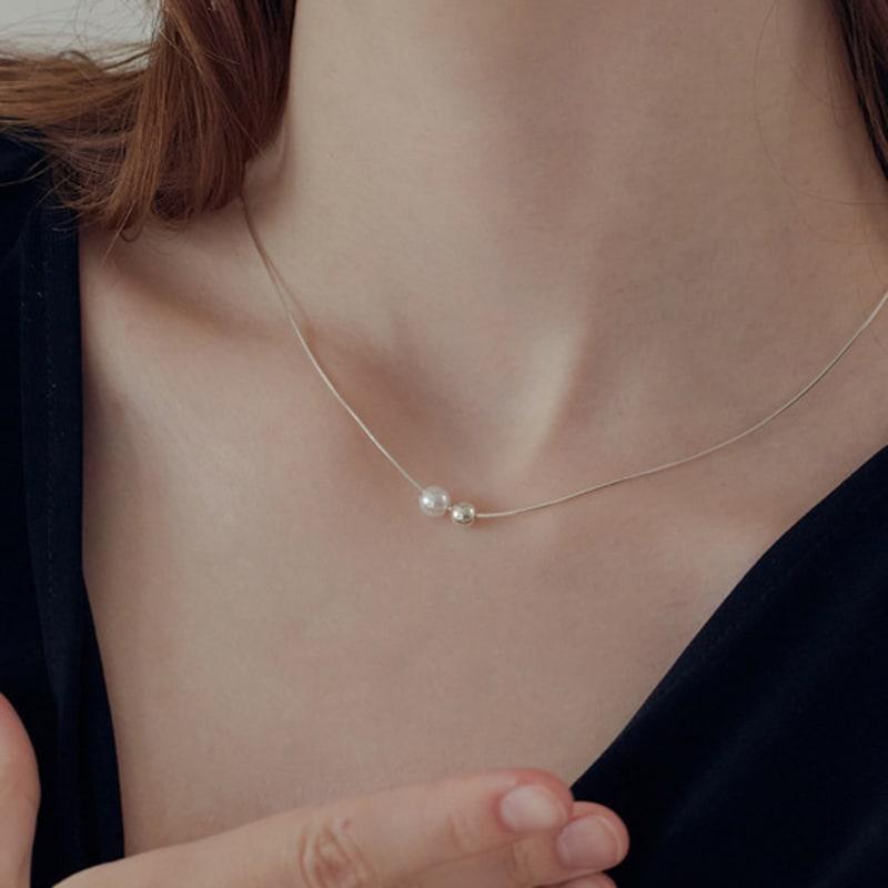 Shertz Minimal Pearl Ball Snake Chain Necklace (925 Silver)