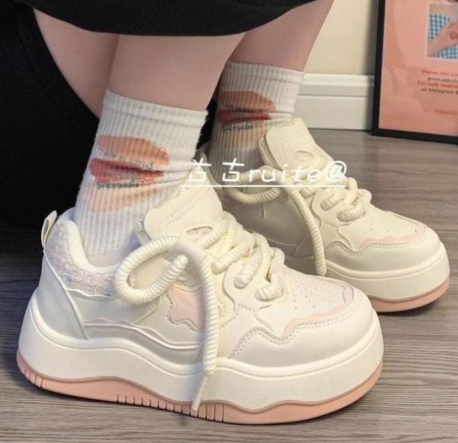 Fashion Women Platform Sneakers Star Design Lace Up Skateboard Flat Outdoor Comfortable Running Sports Shoes Tennis Jogging Sneakers