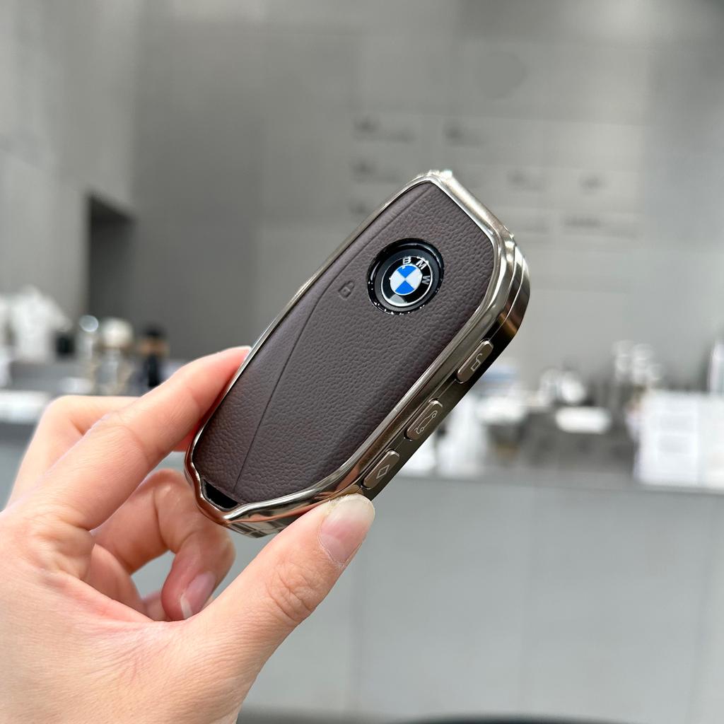 BAES5 New 2025 NEW Metal Car Key Case Cover Shell Fob For BMW i7 X7 G07 LCI iX I20 X1 U11 7 Series G70 G09 XM U06 G81 M3 2023 Protecto