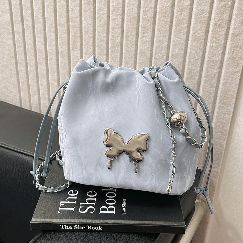 2025 New Spring Popular Chain Small Bag Women's Niche Design Butterfly Messenger Bag Casual Shoulder Bucket Bag