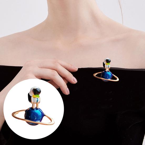 Astronaut Brooch Pin Enamel Blue Planet Lapel Pin Alloy Spaceman Badge Outfit Accessory
