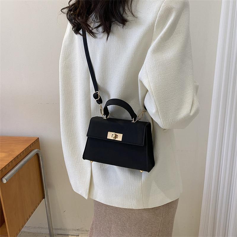 Bag Women's Bag New 2 Spring Fashion Crossbody Simple Commuter Bag Tide Simple Shoulder Popular Bag