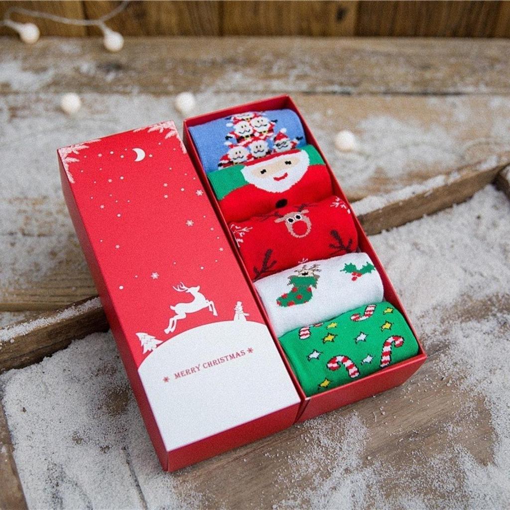 Weihnachts-Cartoon-Geschenkbox: Damen Mid-Calf Festival Socken, Roter Strumpf