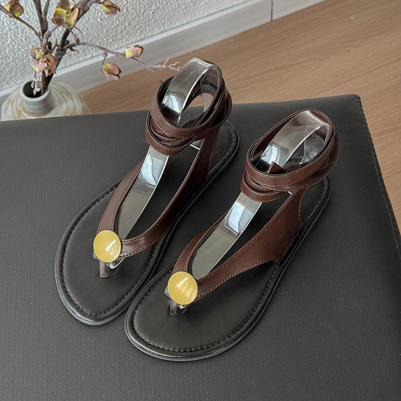 

Niche 2025 new flat-bottomed strap herringbone sandals holiday style versatile casual herringbone beach shoes 43