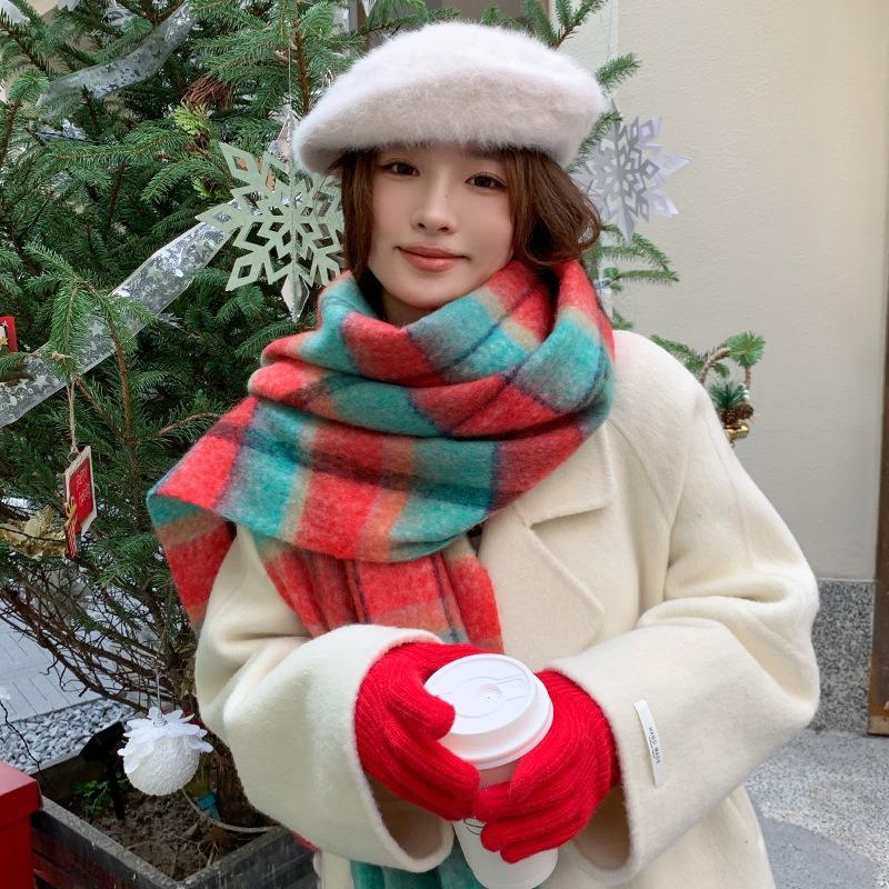 Christmas scarf winter women's high-end sense new versatile student green red scarf men's new gift