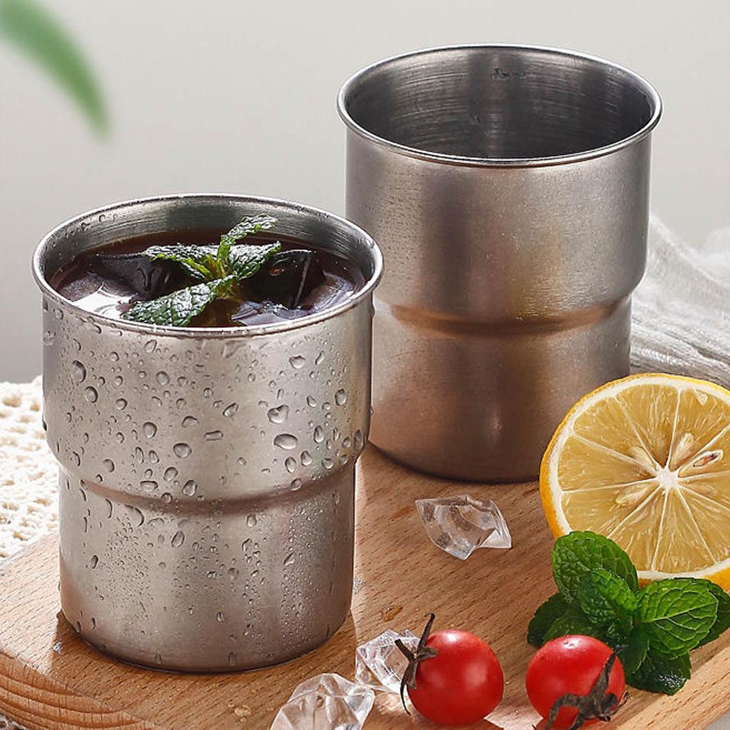 4 Stück Edelstahl Kaffeebecher Set Rostbeständiges Trinkgeschirr Stapelbarer Bierbecher für Camping und Outdoor-Gebrauch