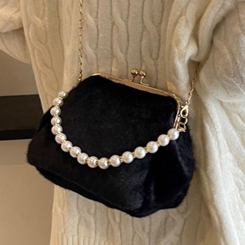 2025 autumn new fashion single shoulder simple trend crossbody foreign style portable shell bag plush bag women