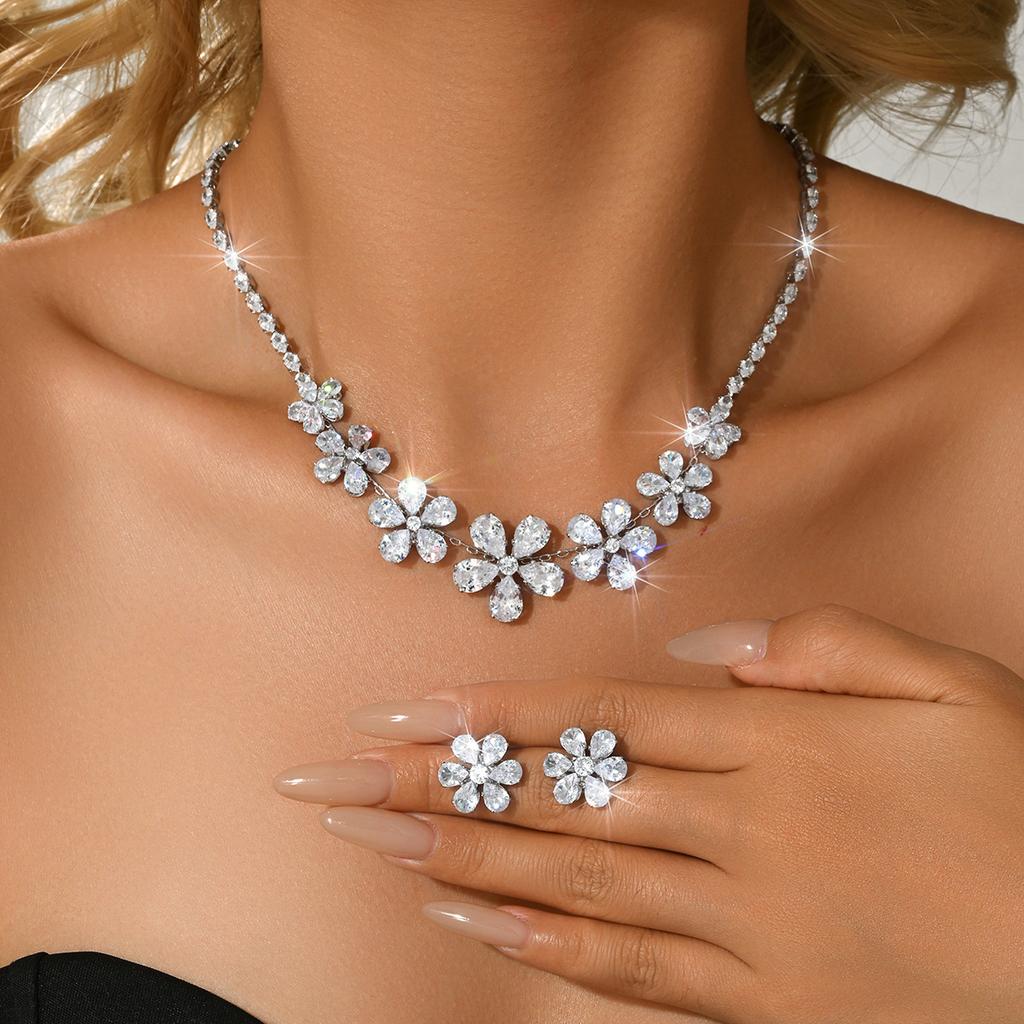 Zircon Flower Stud Earrings Necklace Two-Piece Set Light Luxury Temperament Collarbone Chain Jewelry Women'S Light Luxury Style