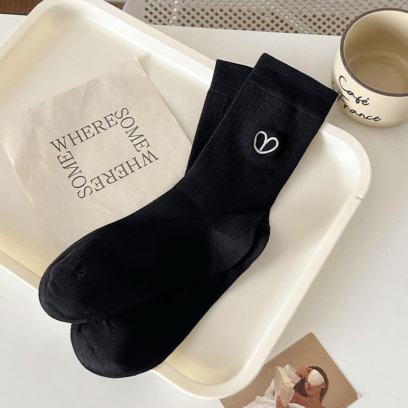 Ladies Autumn Love Embroidery Lovely Everything Boneless Drum Pile Pile Cotton Socks