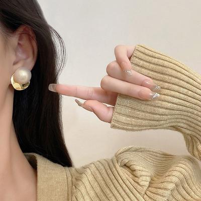 Luxury Lustrous Pearl Stud Earrings Fashion Elegant Versatile Party Jewelry Stylish Glamorous Modern Women Accessory