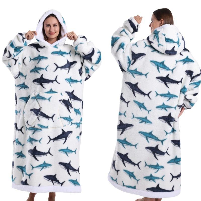 Autumn and winter sports and leisure warm TV blanket senior women's plush comfortable soft bathrobe warm fluffy robe