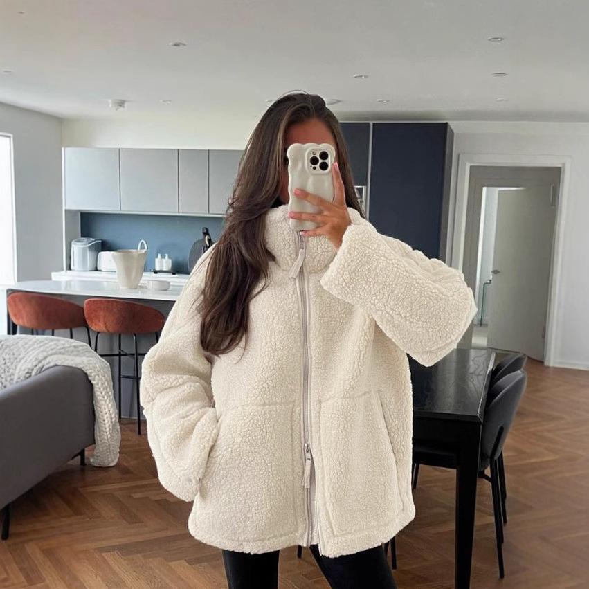 

Women s Beige Faux Fur Zip-Up Jacket with Front Pockets M