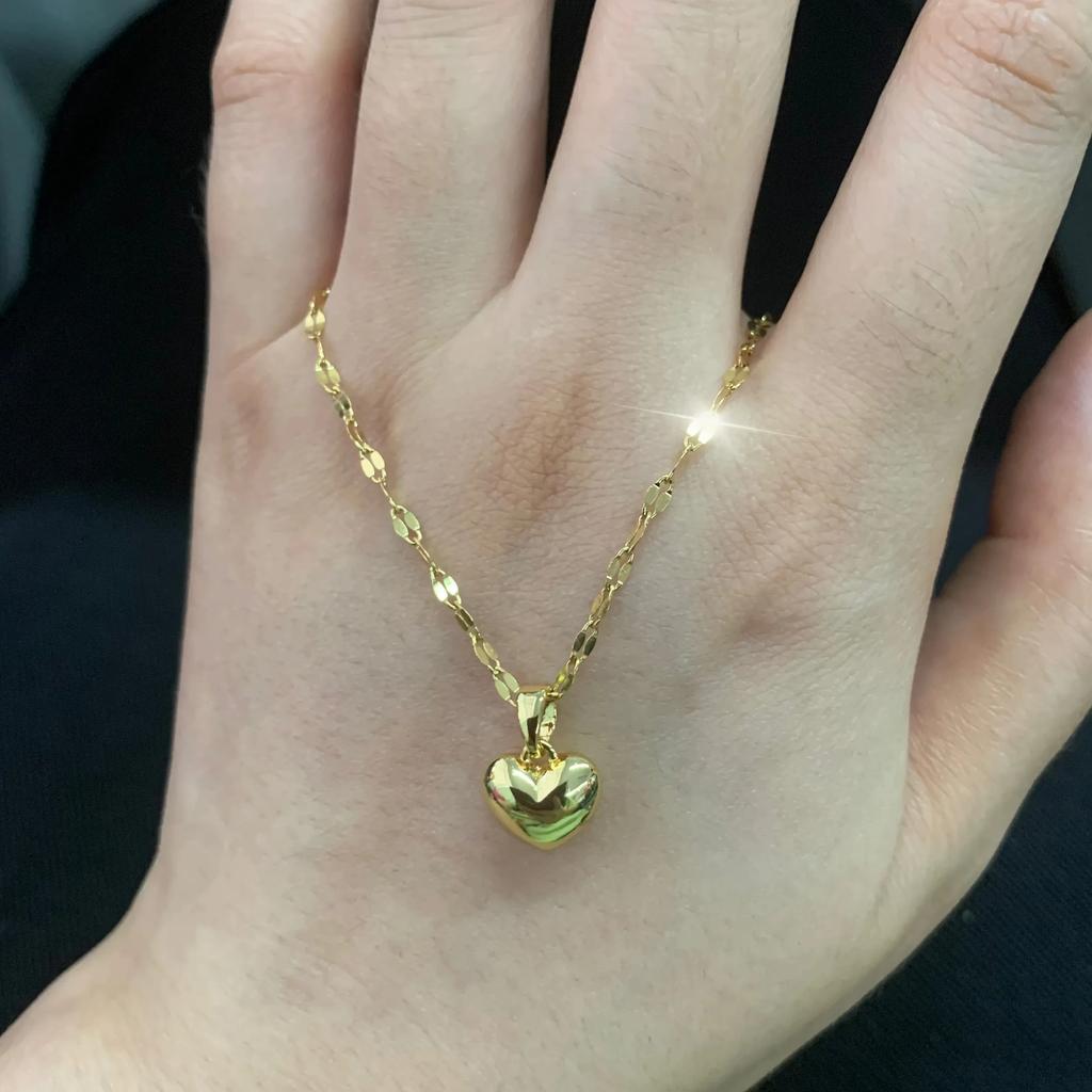 Stainless Steel Love Heart Necklace For Women New Trendy Lip Chain Simple Luxury Love Pendant Necklace Jewelry Gift