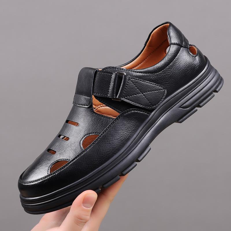 

2025 летние новые мужские сандалии из мягкой кожи повседневные дышащие полые застежки-липучки классные кожаные туфли мужские кожаные сандалии 3337 44 чёрный