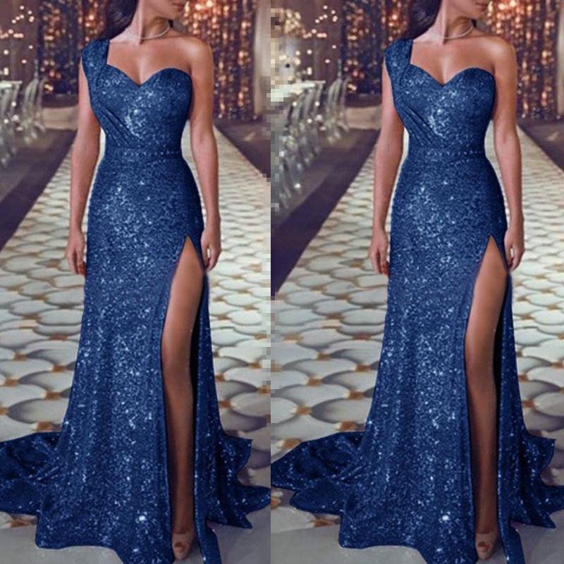 Vestido de Noite Longo Sexy Feminino com Gola Halter e Uma Alça, com Folha Dourada, Fenda Sem Mangas, Cintura com Lantejoulas e Cauda para Banquete - Vestido de Madrinha
