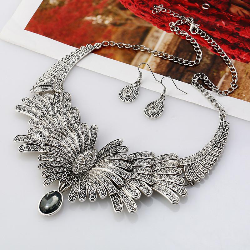 Art Deco Style Alloy Necklace And Drop Earrings Set For Vintage Fashion Enthusiasts