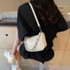 New Fashionable Shoulder Bag Popular Popular Chain Small Square Bag Underarm Bag Luxury Feeling