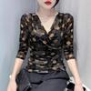 Camiseta estampada con cuello en V para mujer de manga larga, primavera, nueva, moderna, sexy, de malla, camiseta base