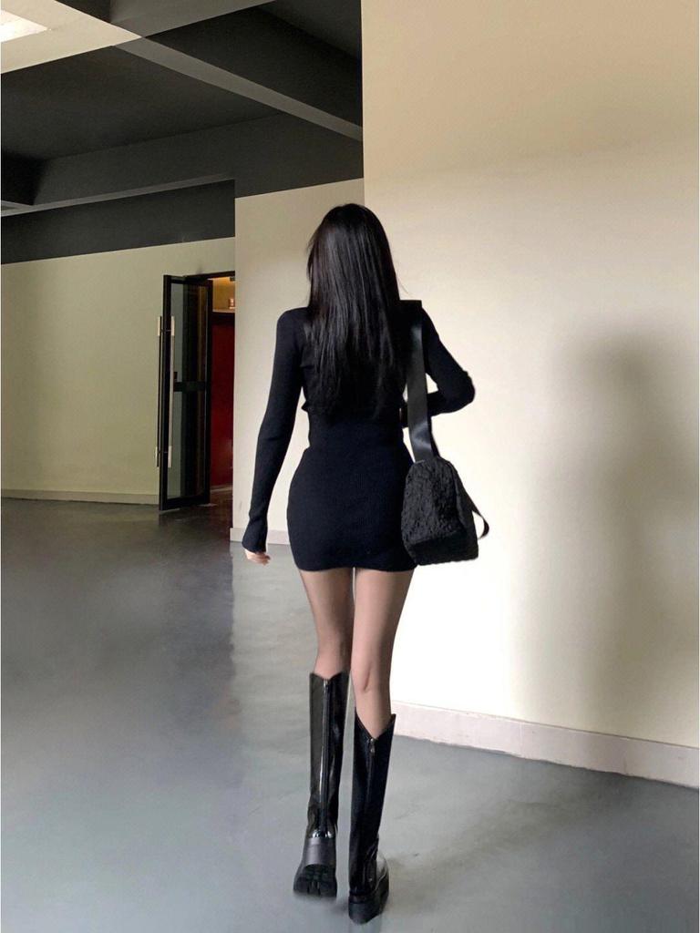 2026 Autumn/Winter Knit Slim-Fit Long Sleeve Little Black Dress